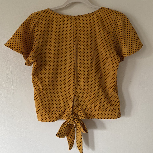 Polka Dot Blouse ✨ - Picture 3 of 5